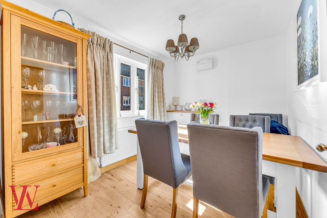 4 bed detached house for sale in The Ridings, Bishop's Stortford, Hertfordshire  - Property Image 7