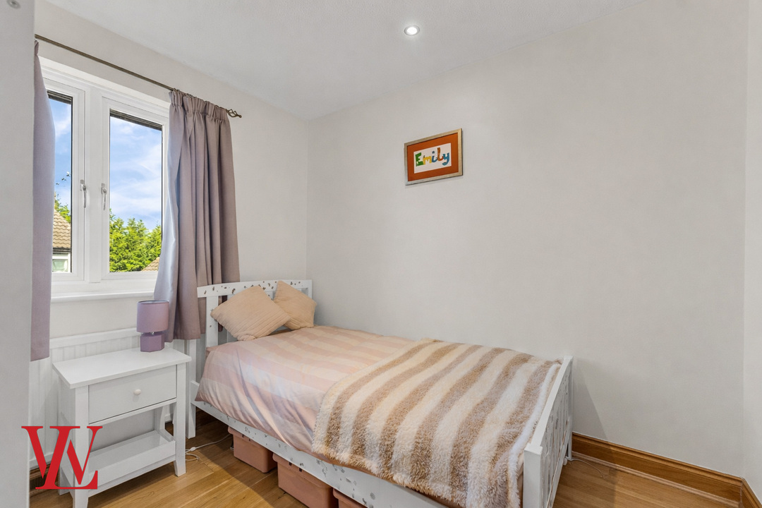 4 bed detached house for sale in The Ridings, Bishop's Stortford, Hertfordshire  - Property Image 15