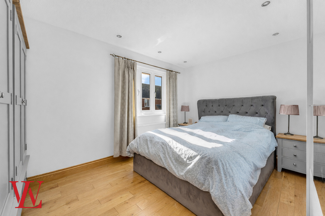 4 bed detached house for sale in The Ridings, Bishop's Stortford, Hertfordshire  - Property Image 11