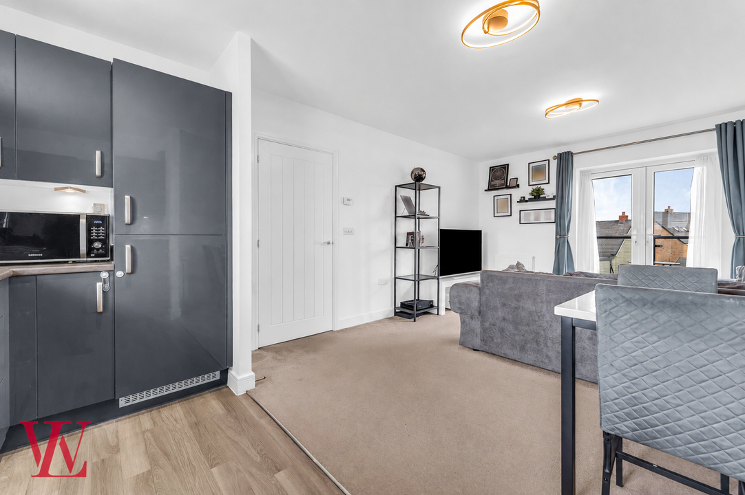 2 bed apartment for sale in Newland Avenue, Bishop's Stortford, Hertfordshire 7