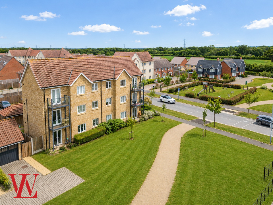 2 bed apartment for sale in Newland Avenue, Bishop's Stortford, Hertfordshire