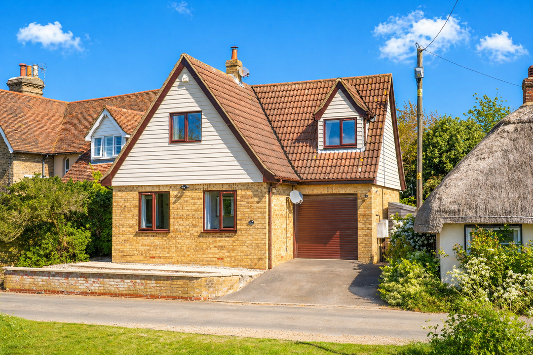 3 bed detached house for sale in Ardley End, Hatfield Heath, Bishop's Stortford, Essex - Property Image 1