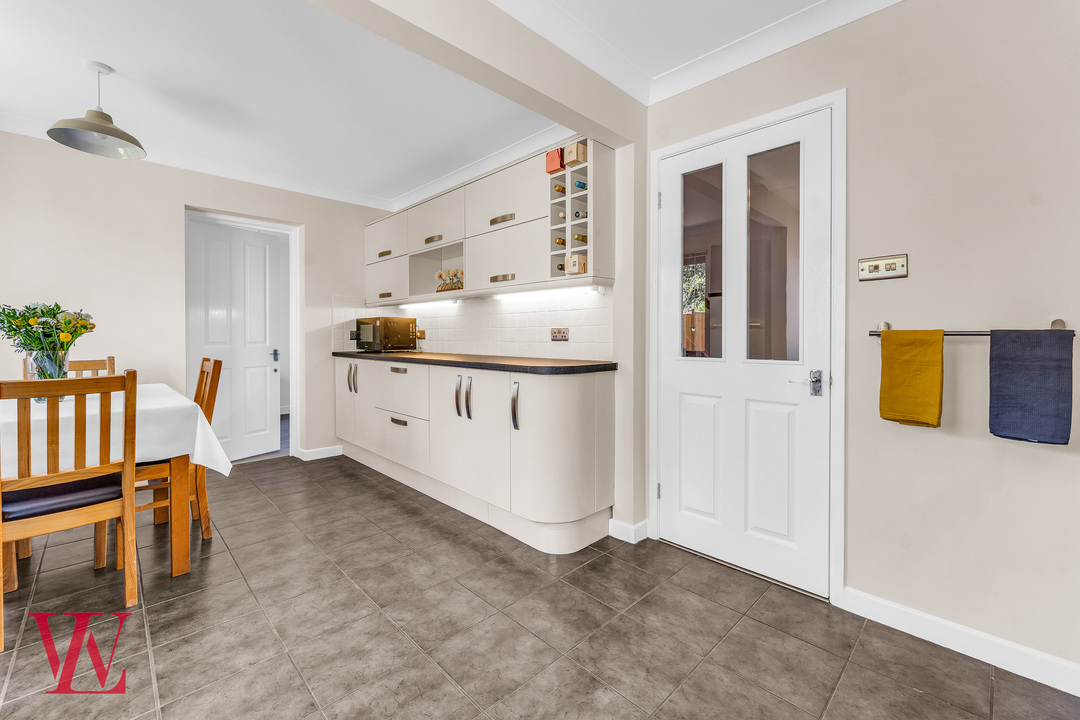 3 bed detached house for sale in Ardley End, Hatfield Heath, Bishop's Stortford, Essex 4
