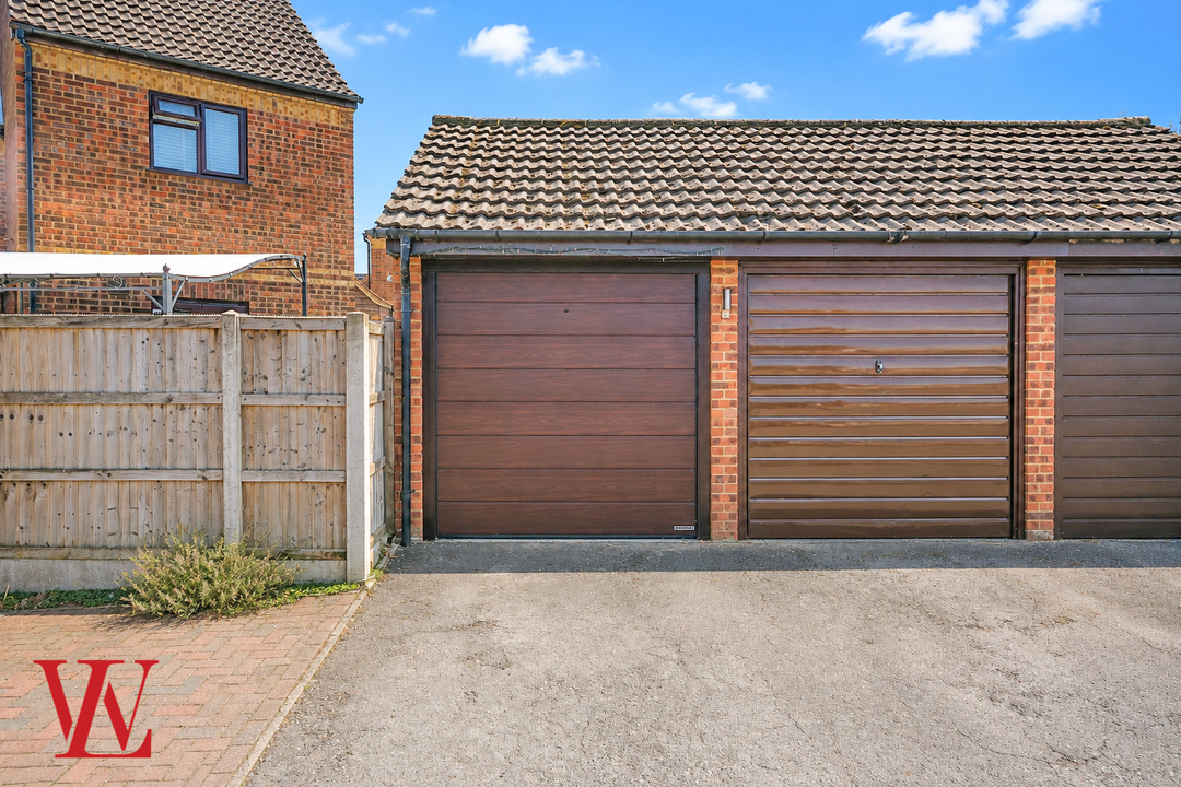3 bed end of terrace house for sale in Long Croft, Takeley, Bishop's Stortford, Essex  - Property Image 17