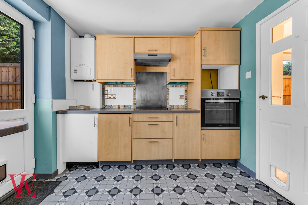 3 bed end of terrace house for sale in Long Croft, Takeley, Bishop's Stortford, Essex 6