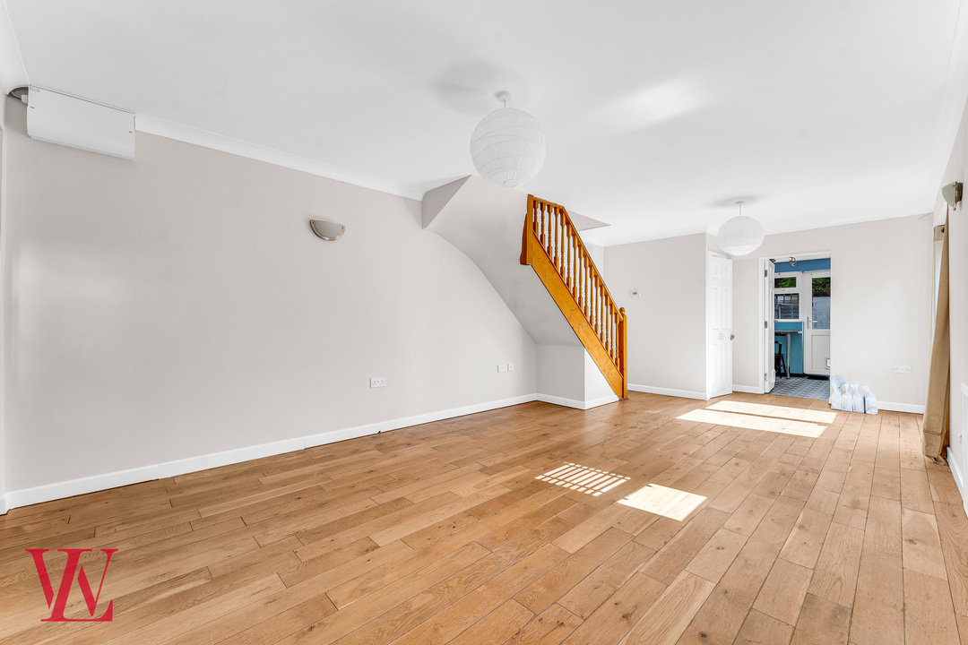 3 bed end of terrace house for sale in Long Croft, Takeley, Bishop's Stortford, Essex  - Property Image 3