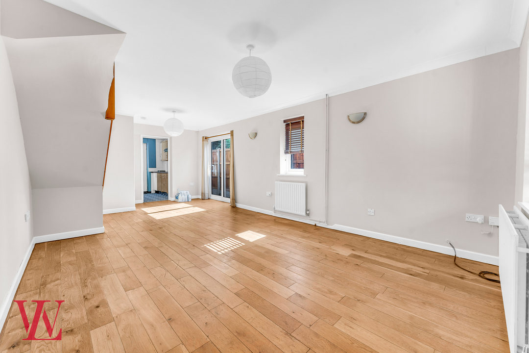 3 bed end of terrace house for sale in Long Croft, Takeley, Bishop's Stortford, Essex 1