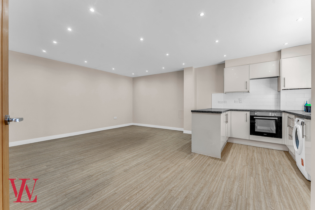 2 bed terraced house to rent in Adams Barn, Hunsdon Road, Ware, Hertfordshire  - Property Image 3
