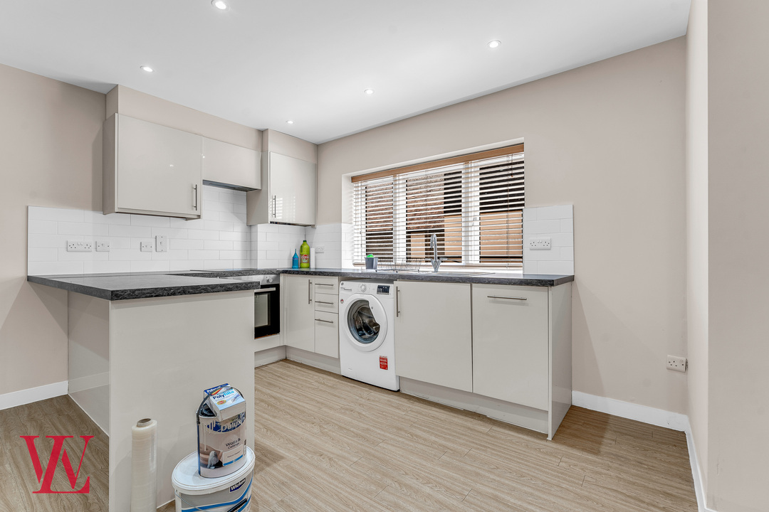 2 bed terraced house to rent in Adams Barn, Hunsdon Road, Ware, Hertfordshire  - Property Image 5