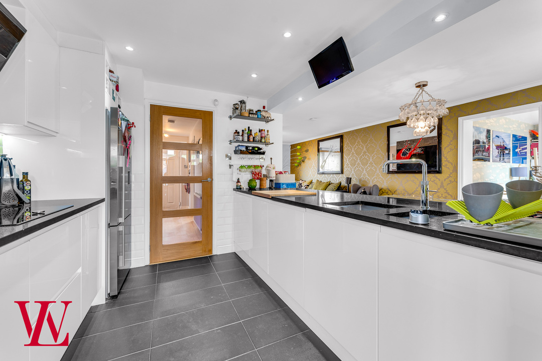 4 bed semi-detached house for sale in Nursery Close, Bishop's Stortford, Hertfordshire  - Property Image 6