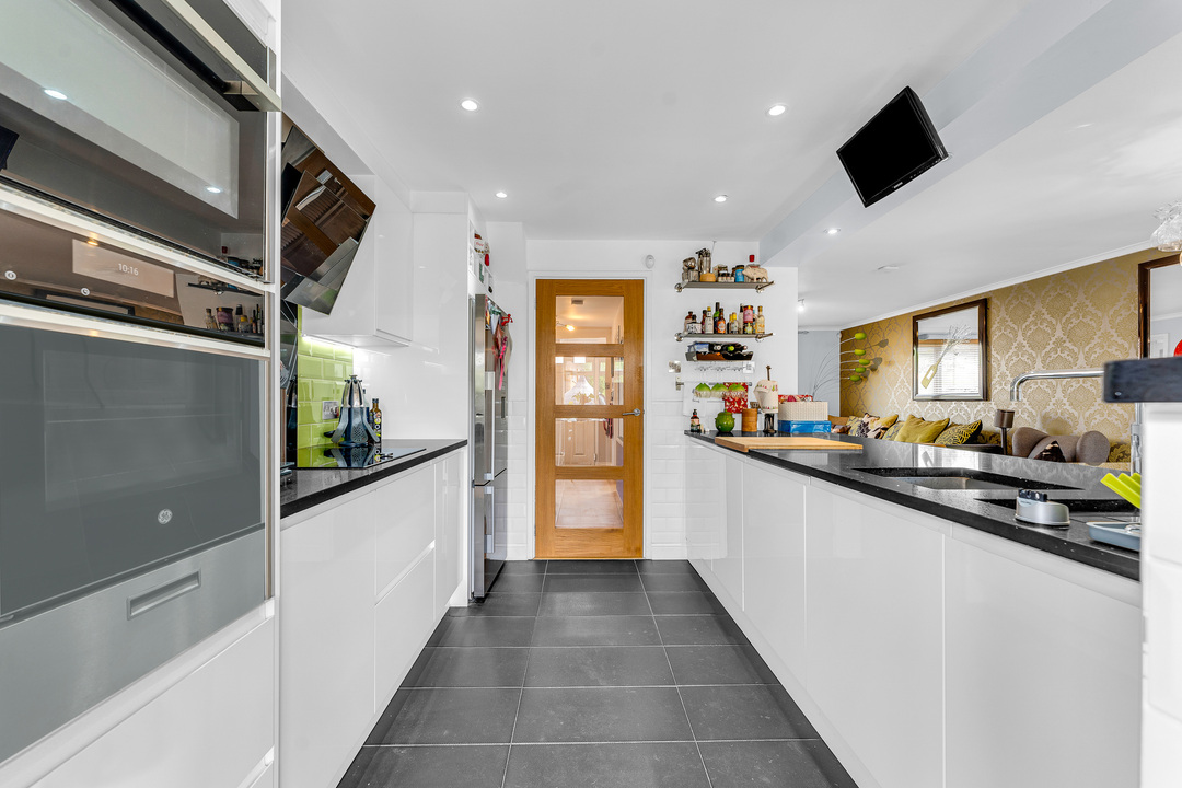 4 bed semi-detached house for sale in Nursery Close, Bishop's Stortford, Hertfordshire  - Property Image 4