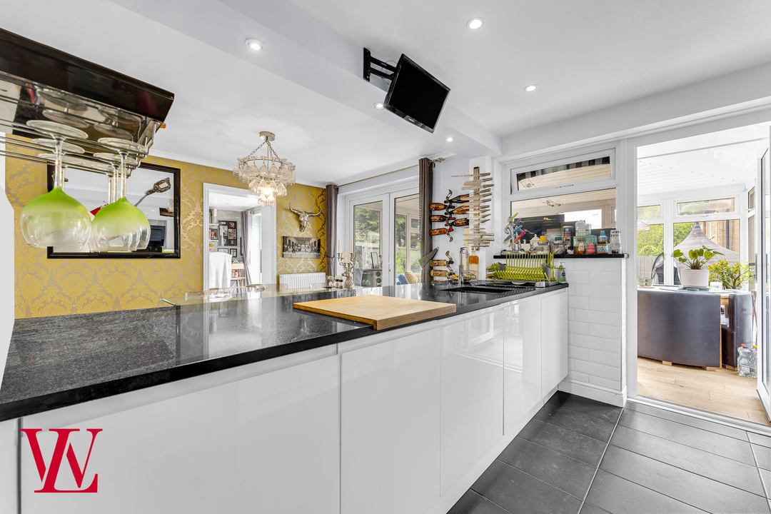 4 bed semi-detached house for sale in Nursery Close, Bishop's Stortford, Hertfordshire  - Property Image 5