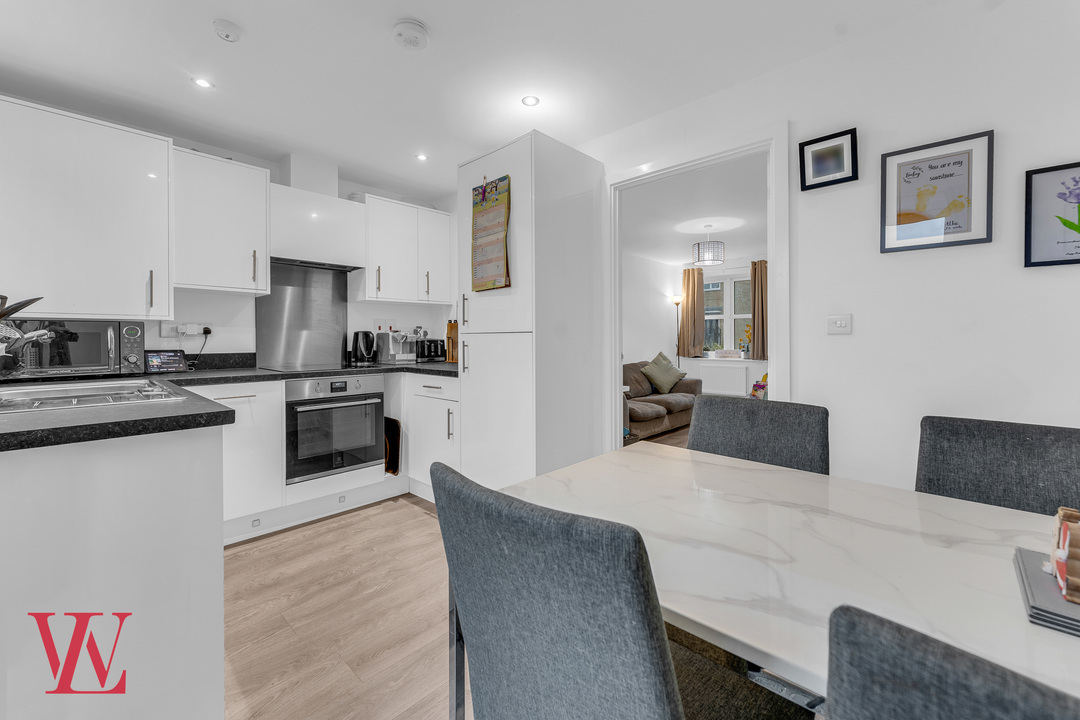 2 bed semi-detached house for sale in Thorpe Road, Bishop's Stortford 3