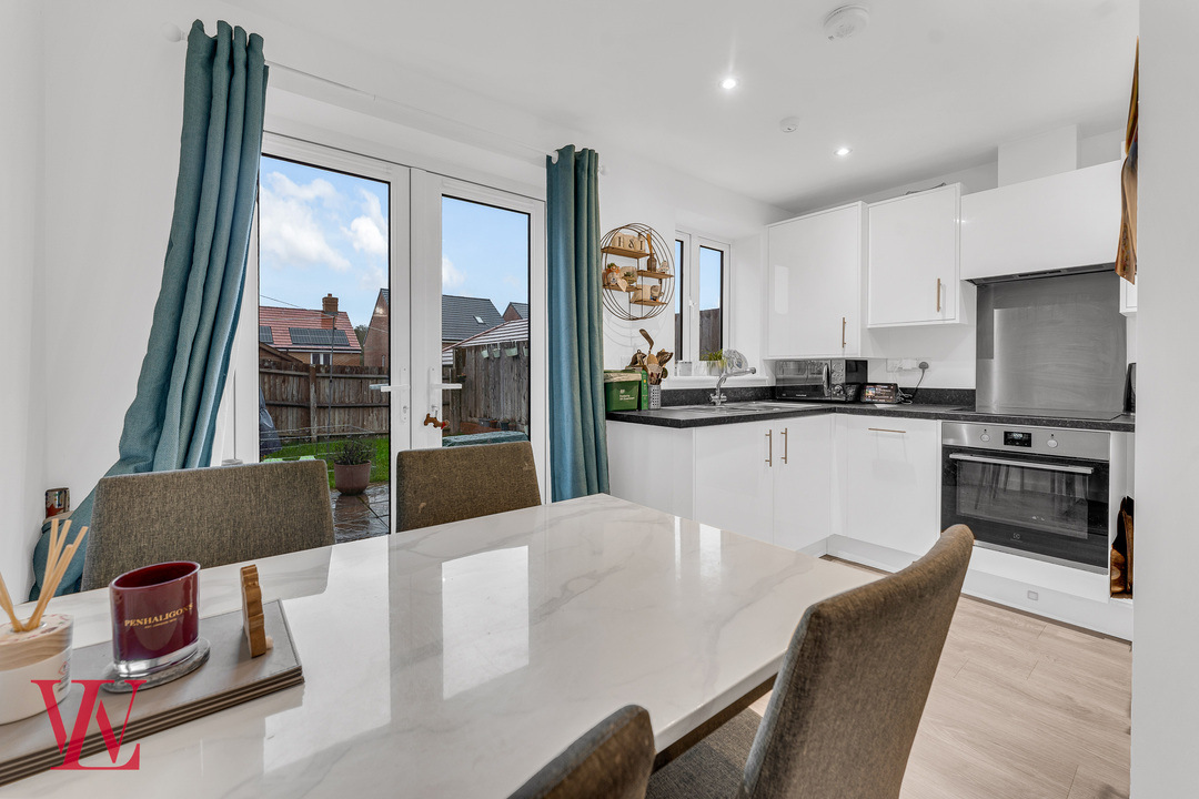 2 bed semi-detached house for sale in Thorpe Road, Bishop's Stortford 4