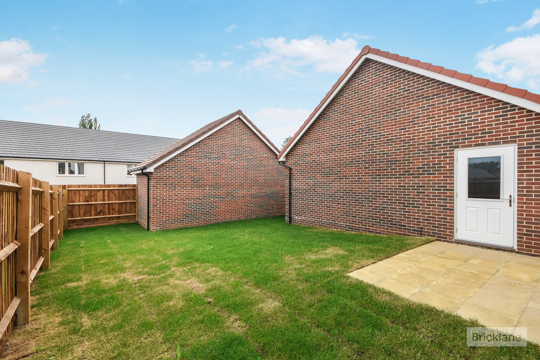 4 bed detached house to rent in Moors Field Drive, Little Dunmow, Essex  - Property Image 10