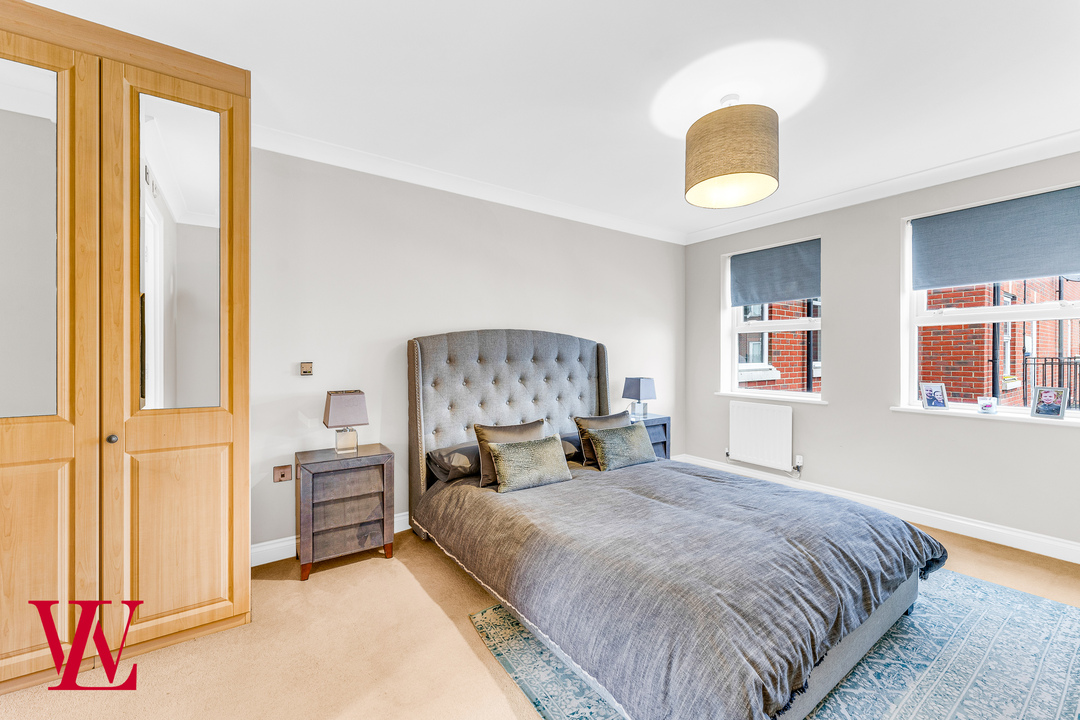 4 bed terraced house for sale in Cavell Drive, Bishop's Stortford, Hertfordshire  - Property Image 8