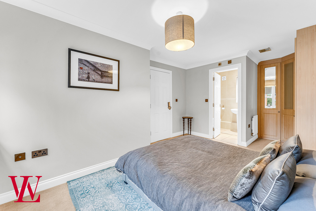 4 bed terraced house for sale in Cavell Drive, Bishop's Stortford, Hertfordshire  - Property Image 7