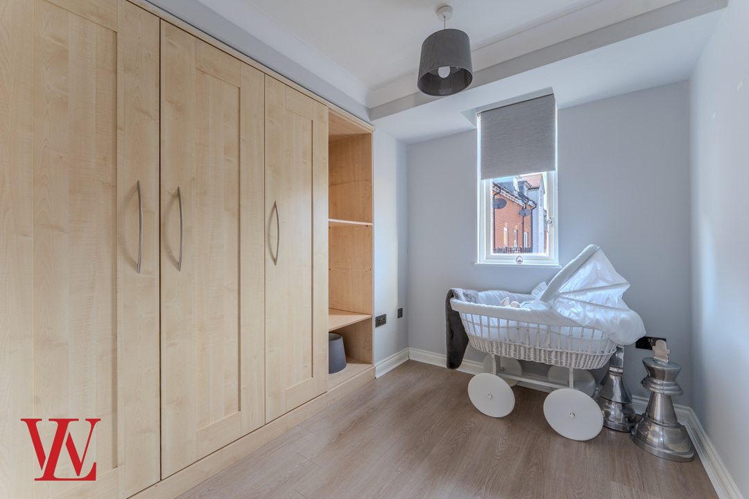 4 bed terraced house for sale in Cavell Drive, Bishop's Stortford, Hertfordshire  - Property Image 6