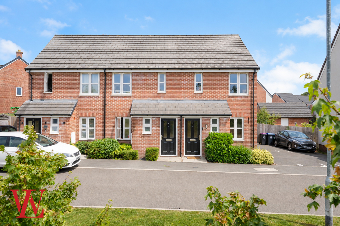 2 bed terraced house for sale in Jennings Close, Bishop's Stortford, Hertfordshire