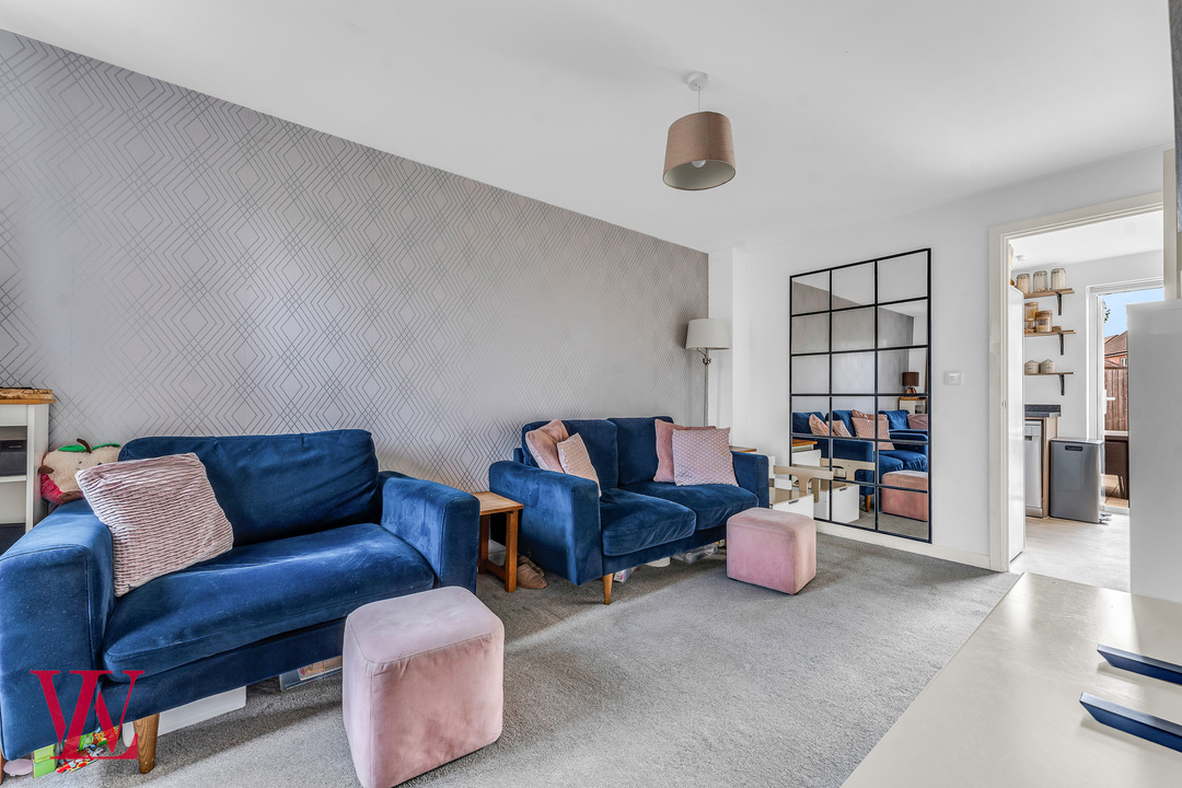 2 bed terraced house for sale in Jennings Close, Bishop's Stortford, Hertfordshire 3