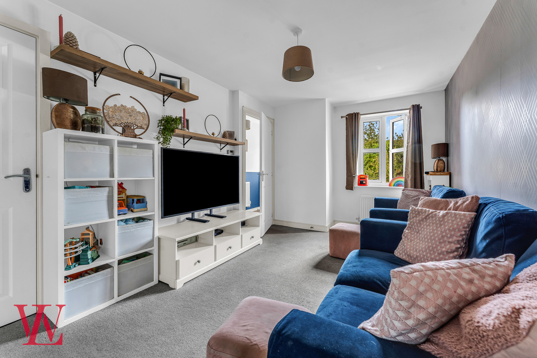 2 bed terraced house for sale in Jennings Close, Bishop's Stortford, Hertfordshire  - Property Image 3