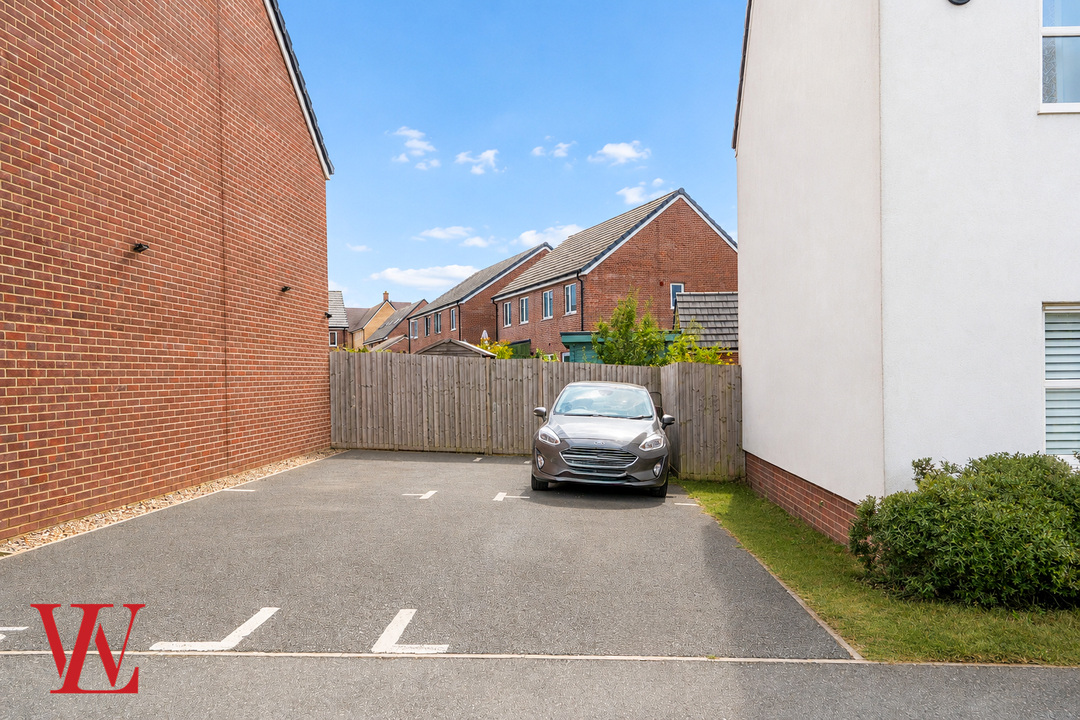 2 bed terraced house for sale in Jennings Close, Bishop's Stortford, Hertfordshire  - Property Image 22