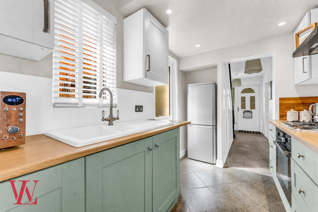 3 bed semi-detached house for sale in Cambridge Road, Stansted, Essex  - Property Image 6