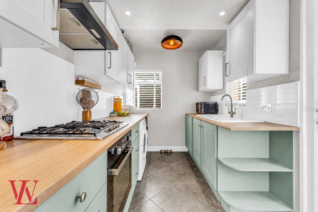 3 bed semi-detached house for sale in Cambridge Road, Stansted, Essex 4