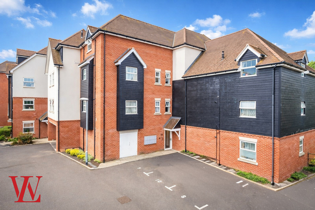1 bed apartment for sale in Bowling House, Heron Court, Bishop's Stortford, Hertfordshire  - Property Image 1