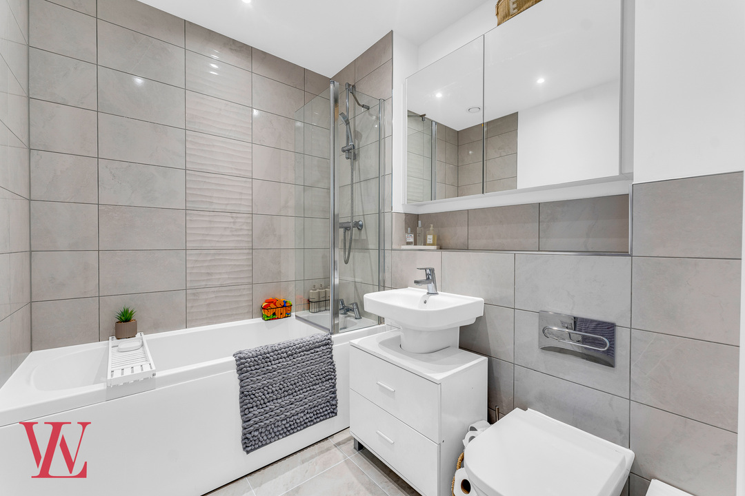 1 bed apartment for sale in Carriage House, Morton Peto Road, Bishop's Stortford, Hertfordshire 10