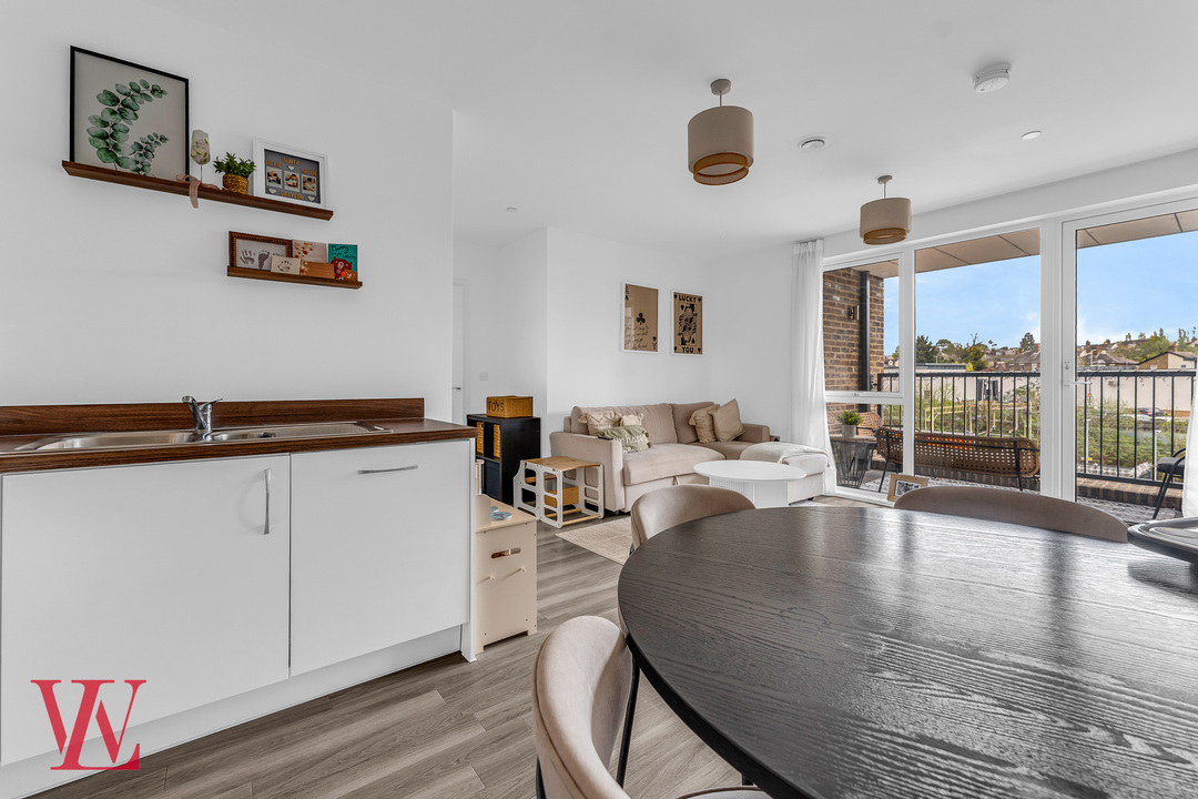 1 bed apartment for sale in Carriage House, Morton Peto Road, Bishop's Stortford, Hertfordshire 3