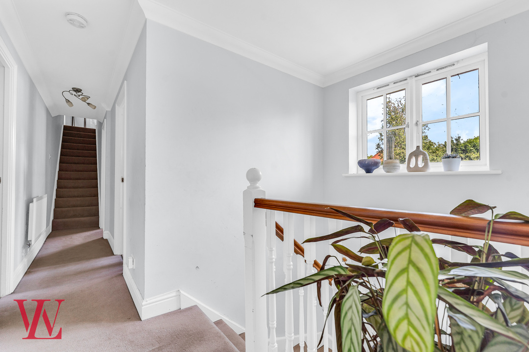 5 bed link detached house for sale in Armourers Close, Bishop's Stortford, Hertfordshire 22