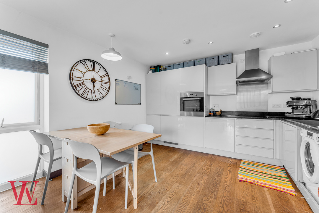 2 bed apartment for sale in River View, Bishop's Stortford, Hertfordshire 3