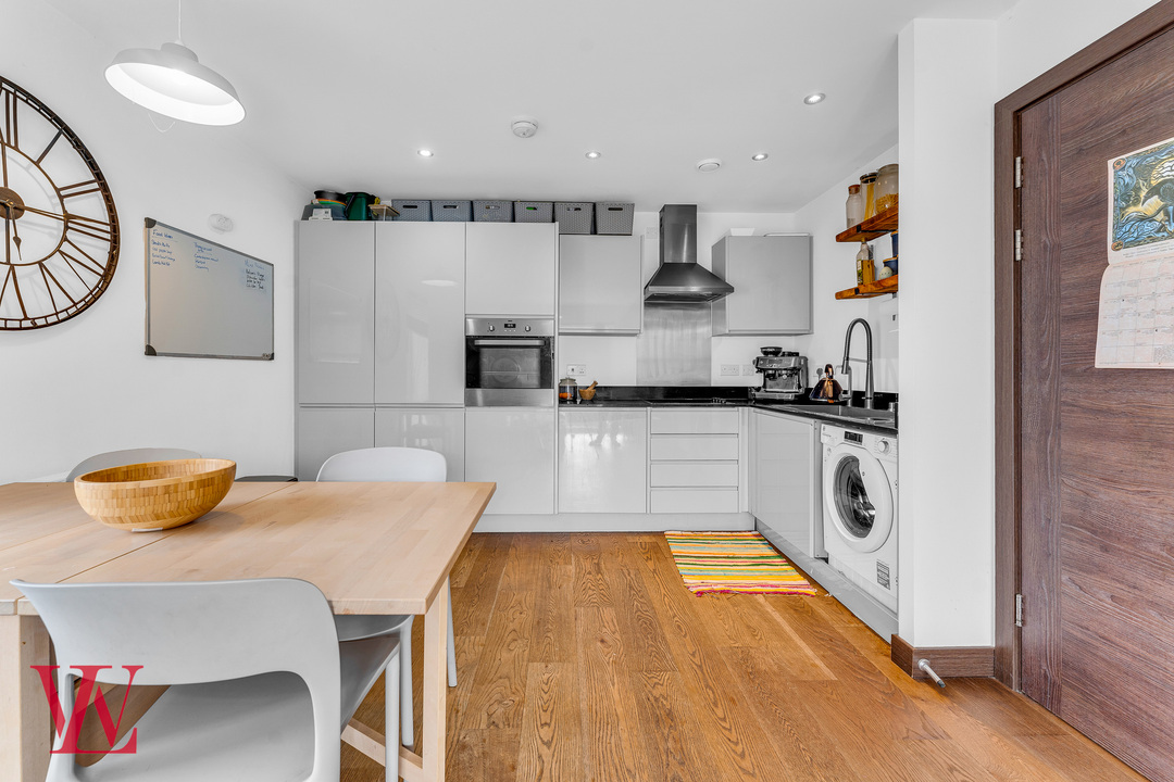 2 bed apartment for sale in River View, Bishop's Stortford, Hertfordshire - Property Image 1