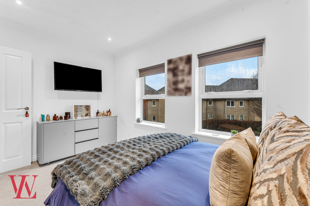 3 bed for sale in Cavell Drive, Bishop's Stortford, Hertfordshire 9