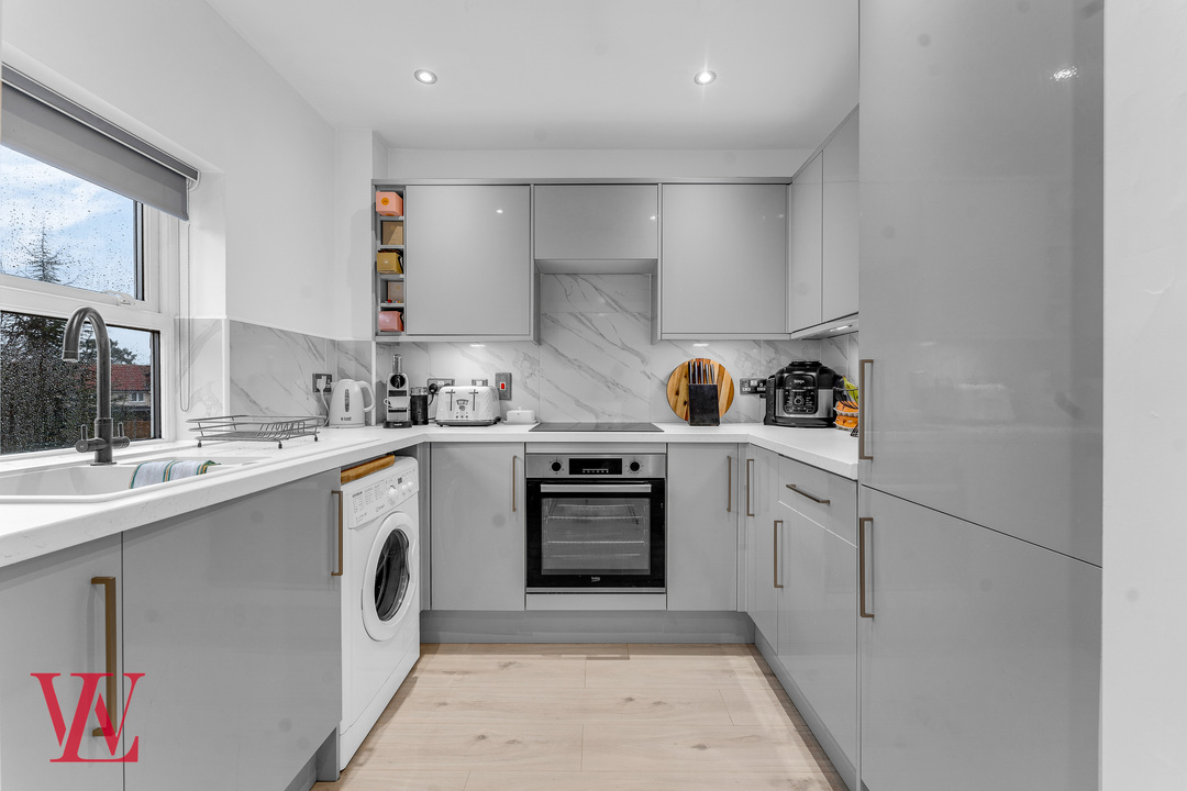 3 bed for sale in Cavell Drive, Bishop's Stortford, Hertfordshire  - Property Image 5