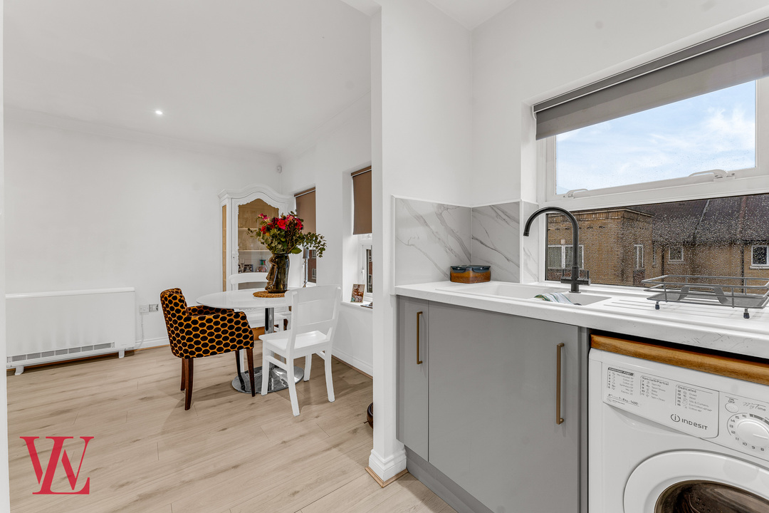 3 bed for sale in Cavell Drive, Bishop's Stortford, Hertfordshire 5