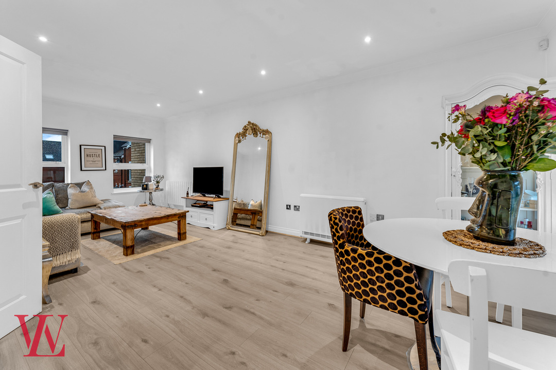 3 bed for sale in Cavell Drive, Bishop's Stortford, Hertfordshire 6