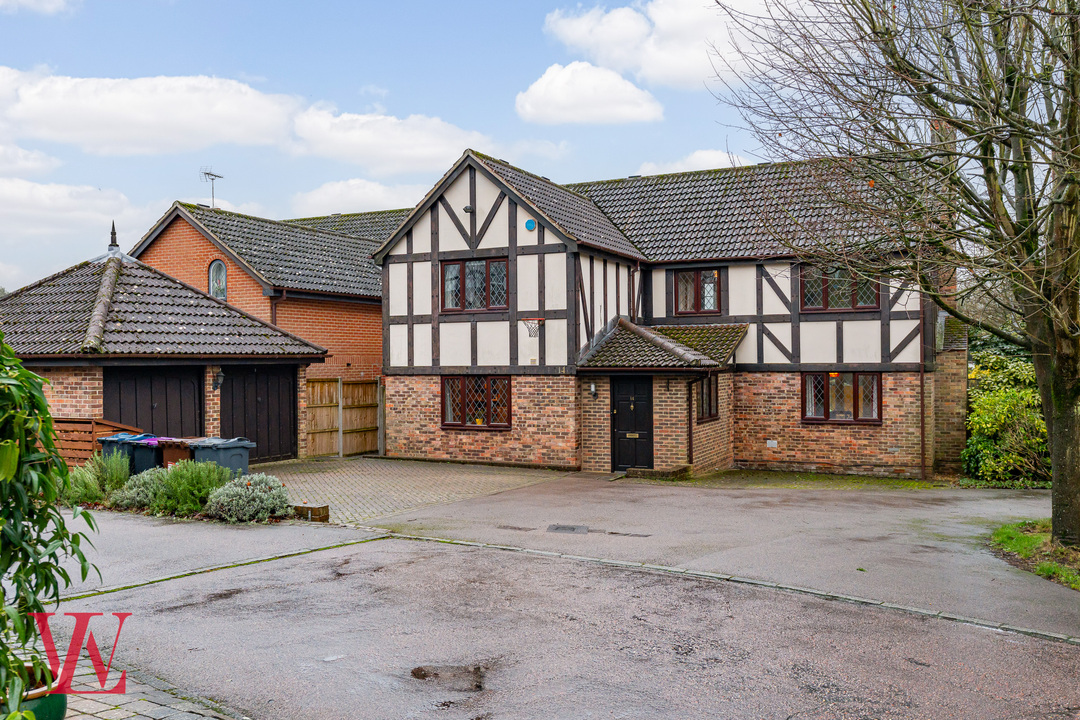 5 bed detached house for sale in Friars Wood, Bishop's Stortford, Hertfordshire - Property Image 1