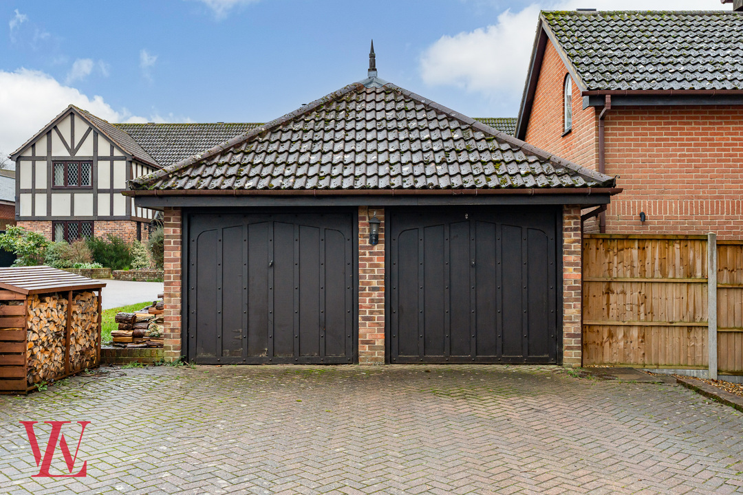 5 bed detached house for sale in Friars Wood, Bishop's Stortford, Hertfordshire 31