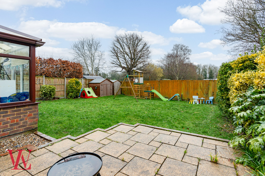 5 bed detached house for sale in Friars Wood, Bishop's Stortford, Hertfordshire 32