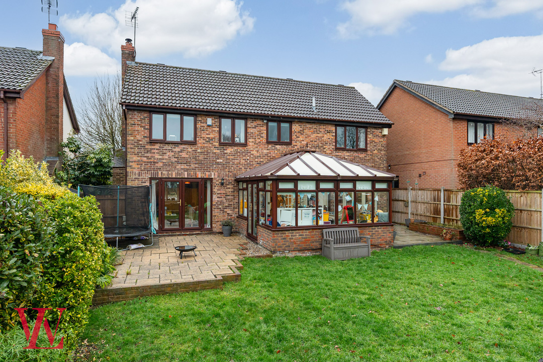 5 bed detached house for sale in Friars Wood, Bishop's Stortford, Hertfordshire  - Property Image 31