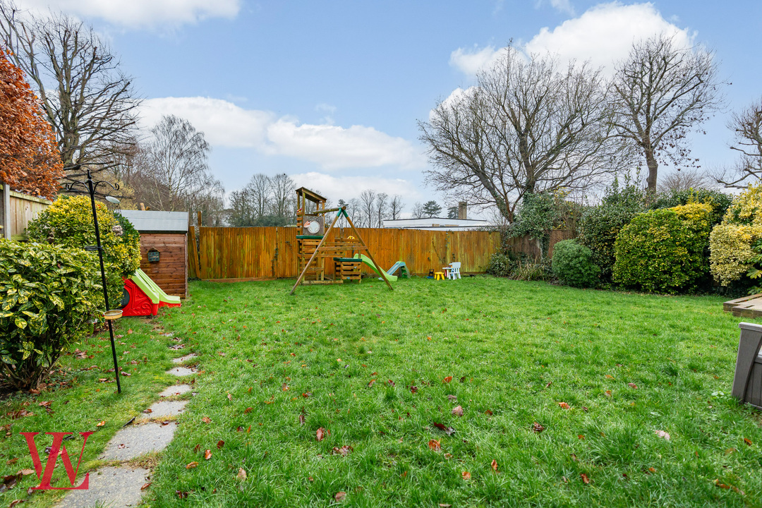 5 bed detached house for sale in Friars Wood, Bishop's Stortford, Hertfordshire 33