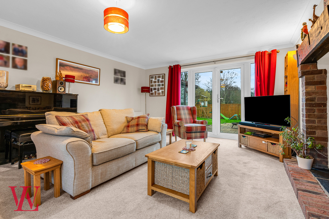 5 bed detached house for sale in Friars Wood, Bishop's Stortford, Hertfordshire 3