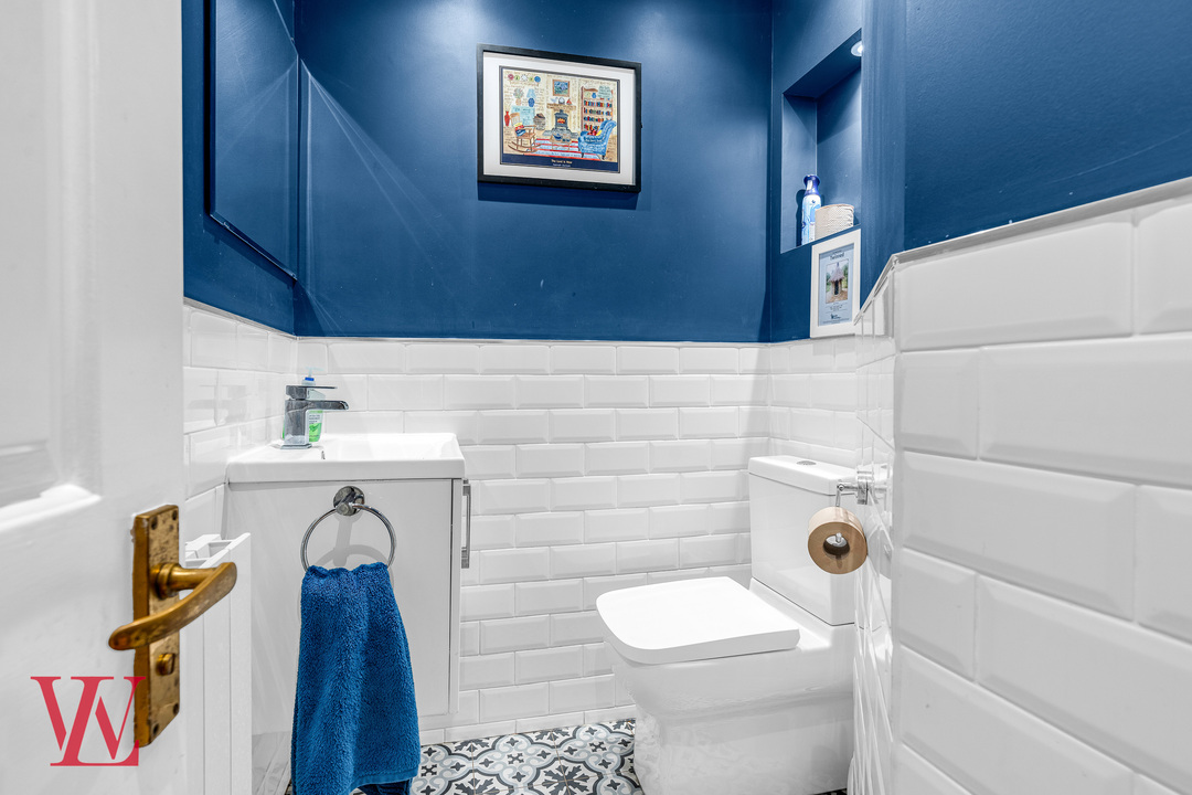 5 bed detached house for sale in Friars Wood, Bishop's Stortford, Hertfordshire  - Property Image 17