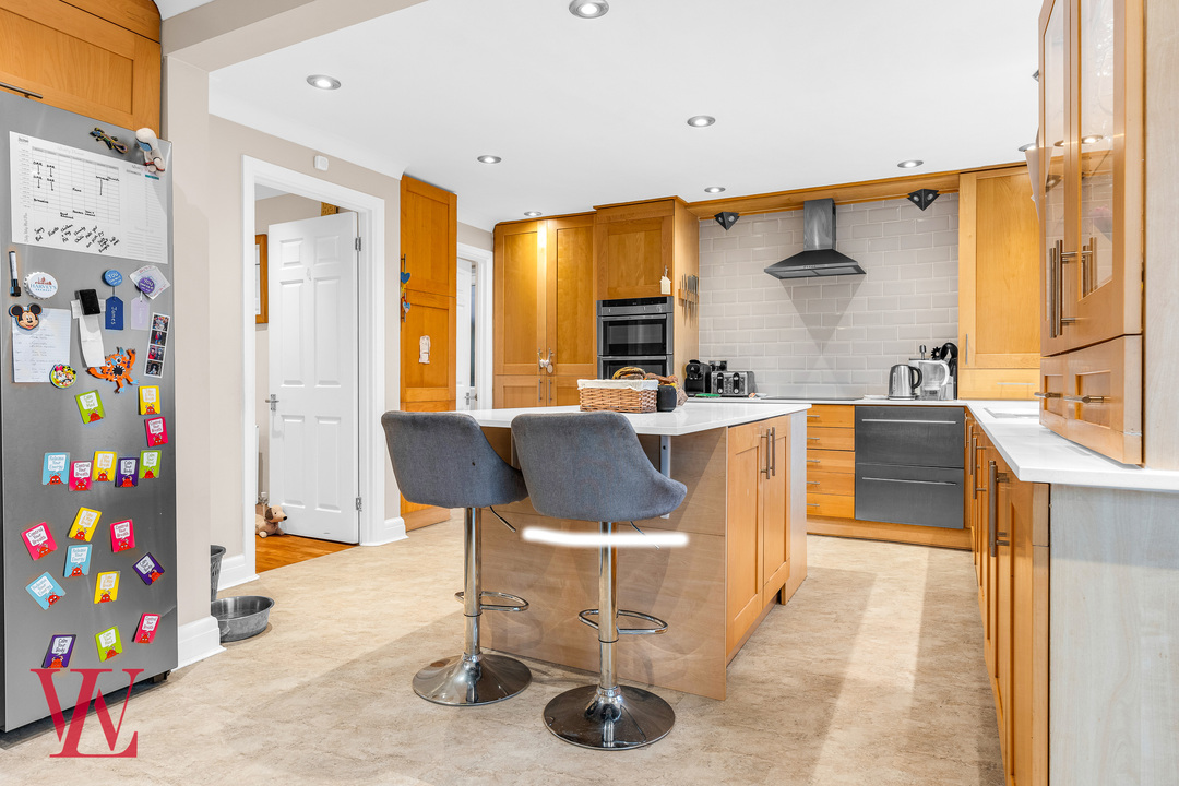 5 bed detached house for sale in Friars Wood, Bishop's Stortford, Hertfordshire  - Property Image 6