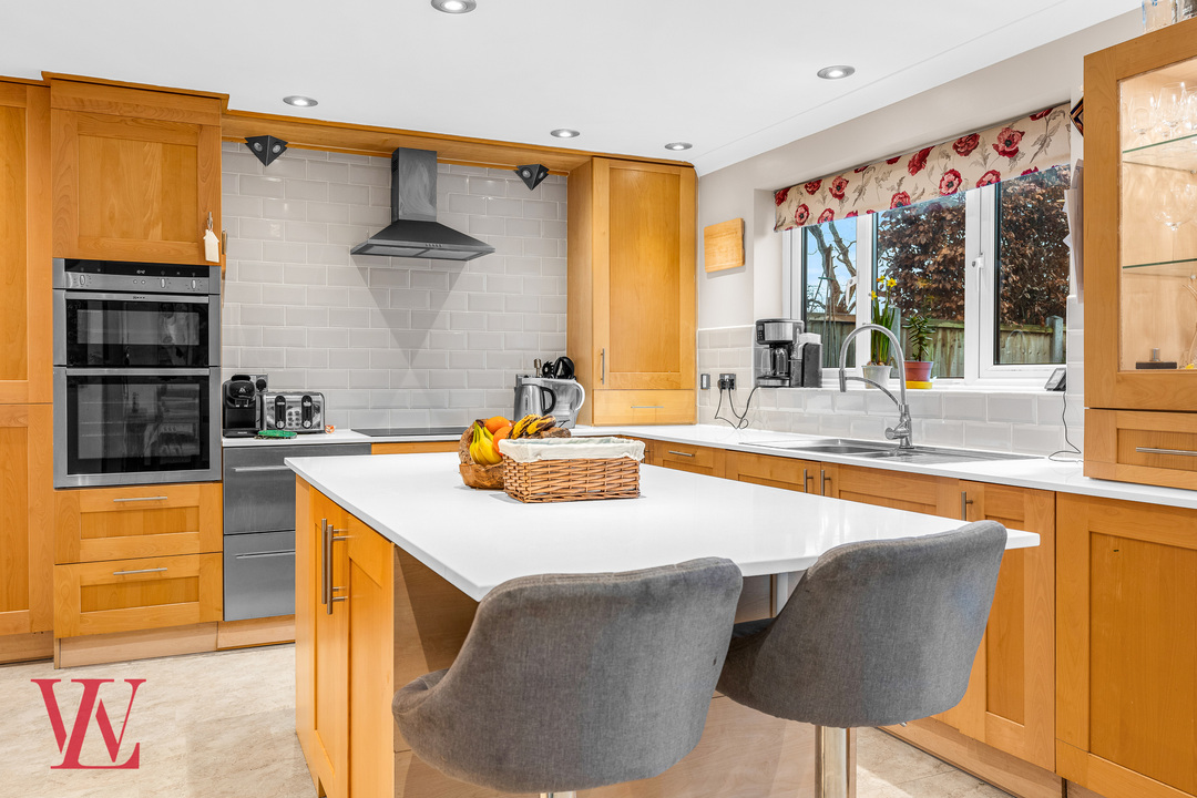 5 bed detached house for sale in Friars Wood, Bishop's Stortford, Hertfordshire  - Property Image 7