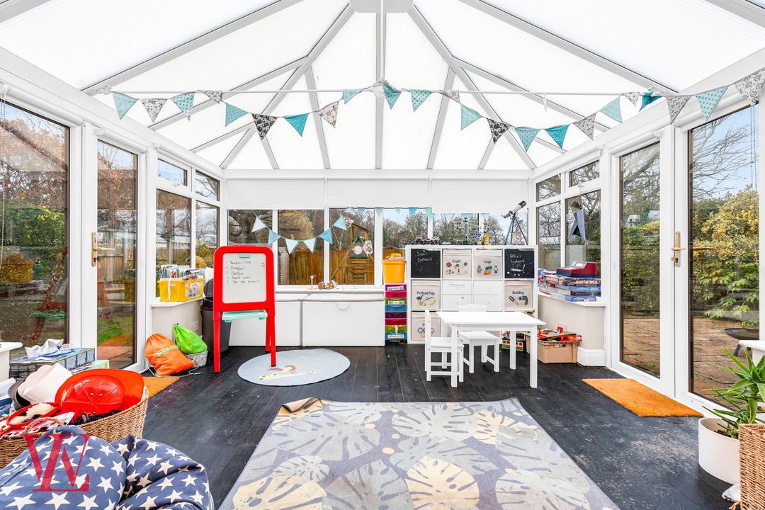 5 bed detached house for sale in Friars Wood, Bishop's Stortford, Hertfordshire  - Property Image 10