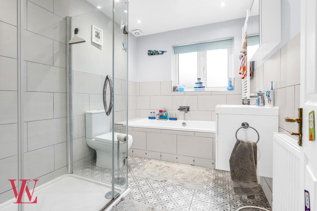 5 bed detached house for sale in Friars Wood, Bishop's Stortford, Hertfordshire  - Property Image 26