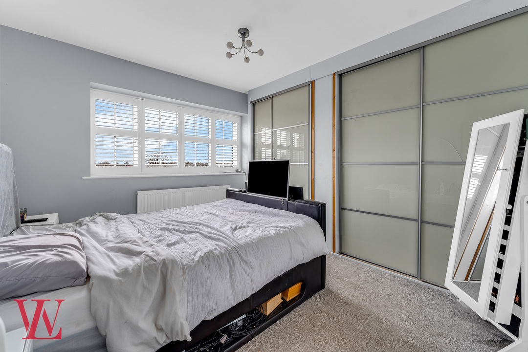 4 bed semi-detached house for sale in Waytemore Road, Bishop's Stortford, Hertfordshire  - Property Image 12